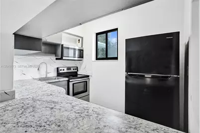 1400 NE 148th St, Miami, FL 33161 - Photo 2