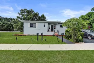 1400 NE 148th St, Miami, FL 33161 - Photo 32