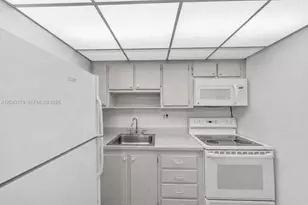 250 174th St, Sunny Isles Beach, FL 33160 - Photo 8