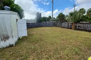 1701 SW 70th Ave, North Lauderdale, FL 33068 - Photo 2