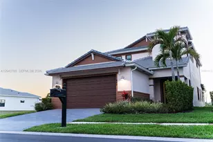 449 SE Fascino Cir, Port Saint Lucie, FL 34984 - Photo 2