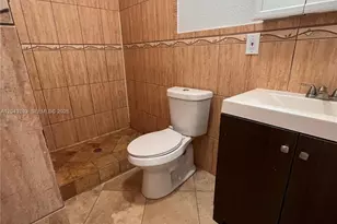 18025 NW 83rd Ave, Hialeah, FL 33015 - Photo 6