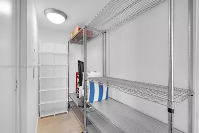 50 Biscayne Blvd #904, Miami, FL 33132 - Photo 16