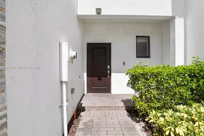 20610 NE 5th Pl, Miami, FL 33179 - Photo 2