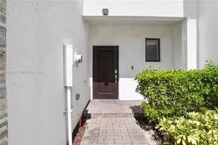 20610 NE 5th Pl, Miami, FL 33179 - Photo 2