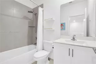 20610 NE 5th Pl, Miami, FL 33179 - Photo 18