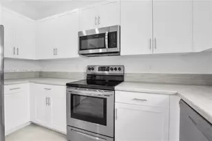 20610 NE 5th Pl, Miami, FL 33179 - Photo 8