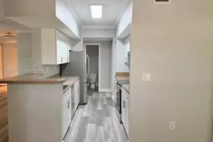 100 SW 117th Terrace, Pembroke Pines, FL 33025 - Photo 2