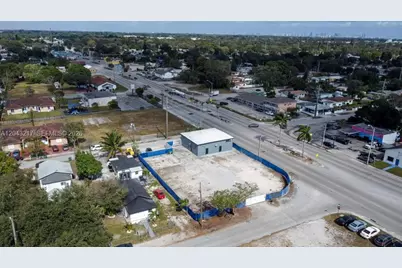 8248 NW 22nd Ave, Miami, FL 33147 - Photo 2