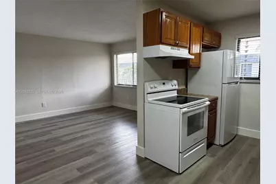 1310 W 29th St #40, Hialeah, FL 33012 - Photo 14
