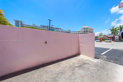 1586 S Dixie Hwy, Coral Gables, FL 33146 - Photo 44