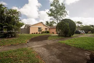5889 NW 198th Terrace, Hialeah, FL 33015 - Photo 2