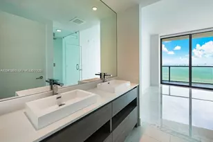 460 NE 28th St, Miami, FL 33137 - Photo 12