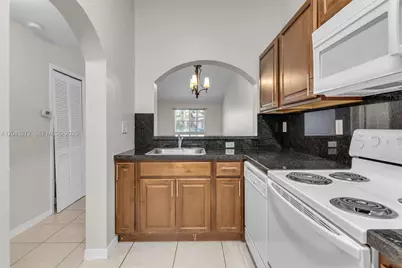 1241 SE 29th St #202-27, Homestead, FL 33035 - Photo 6