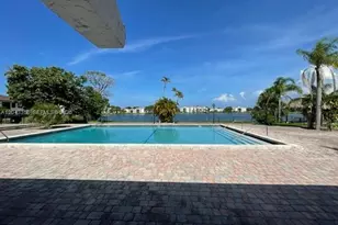 215 Lake Pointe Dr, Oakland Park, FL 33309 - Photo 22