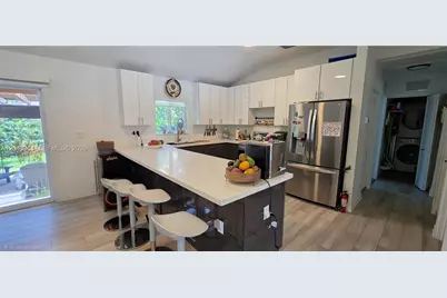 13501 NE Miami Ct, Miami, FL 33161 - Photo 20