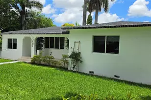 13501 NE Miami Ct, Miami, FL 33161 - Photo 4