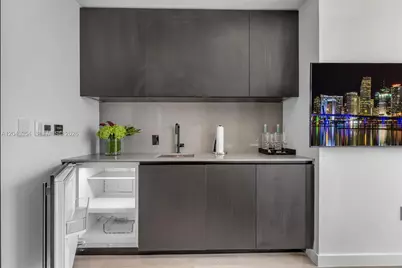 20 NE 11th Street #3410, Miami, FL 33132 - Photo 12