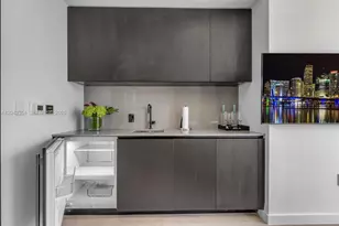 20 NE 11th St, Miami, FL 33132 - Photo 12