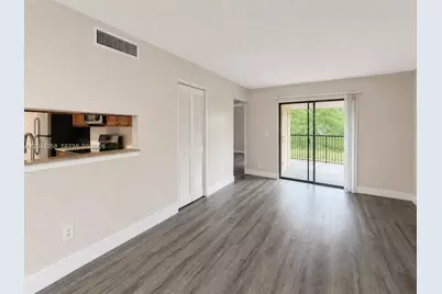 3400 Foxcroft Rd #215, Miramar, FL 33025 - Photo 8
