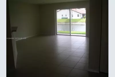 9247 Chambers St, Tamarac, FL 33321 - Photo 4