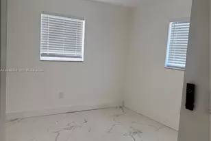 96 Caroline Dr, West Palm Beach, FL 33415 - Photo 10