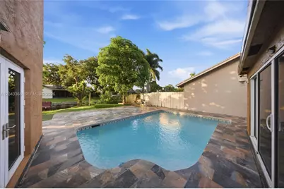 7919 NW 50th St, Lauderhill, FL 33351 - Photo 32