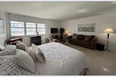100 Lincoln Rd #316, Miami Beach, FL 33139 - Photo 2