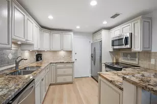 3505 S Ocean Dr, Hollywood, FL 33019 - Photo 2