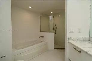 500 Brickell Ave, Miami, FL 33131 - Photo 20
