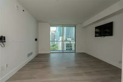 500 Brickell Ave #1407, Miami, FL 33131 - Photo 4