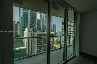 500 Brickell Ave #1407, Miami, FL 33131 - Photo 32