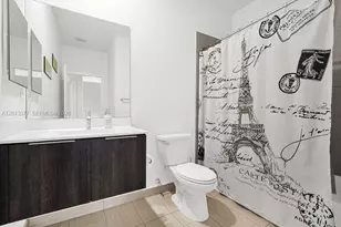 10533 NW 81st St, Doral, FL 33178 - Photo 14