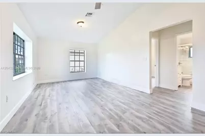 2830 NE 4th Ave, Naples, FL 34120 - Photo 2