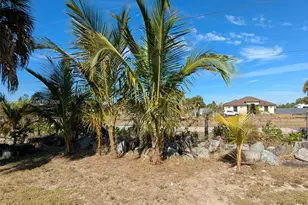 2830 NE 4th Ave, Naples, FL 34120 - Photo 18