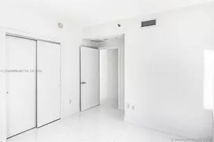 1060 Brickell Ave, Miami, FL 33131 - Photo 4