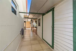 910 SW 140th Ave, Miami, FL 33184 - Photo 56