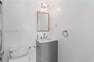 2451 Brickell Ave, Miami, FL 33129 - Photo 22