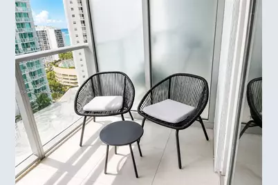 1300 Brickell Bay Dr #1806, Miami, FL 33131 - Photo 6