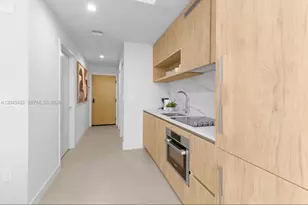 11 NE 6th St, Miami, FL 33132 - Photo 4