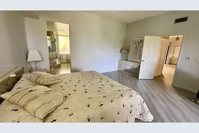 7472 La Paz Blvd #301, Boca Raton, FL 33433 - Photo 10
