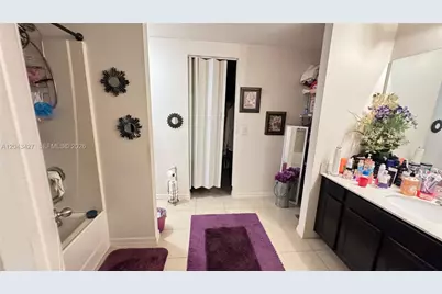 1012 Wynnmere Walk Ave, Other City - In The State Of Florida, FL 33570 - Photo 4