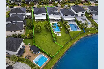 8822 NW 161st Ter, Miami Lakes, FL 33018 - Photo 1