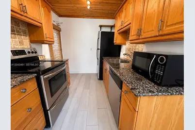 1670 Bay Rd #3D, Miami Beach, FL 33139 - Photo 2