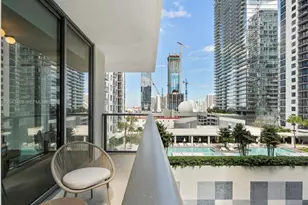 11 NE 6th St, Miami, FL 33132 - Photo 18