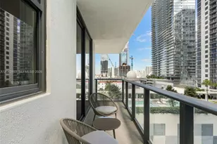 11 NE 6th St, Miami, FL 33132 - Photo 16