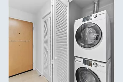 11 NE 6th St #1509, Miami, FL 33132 - Photo 8
