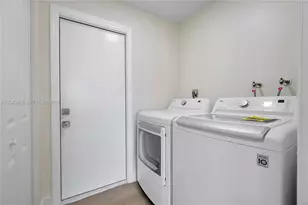 4914 SW 90th Ave, Cooper City, FL 33328 - Photo 14