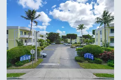 10755 SW 108th Ave #105, Miami, FL 33176 - Photo 1
