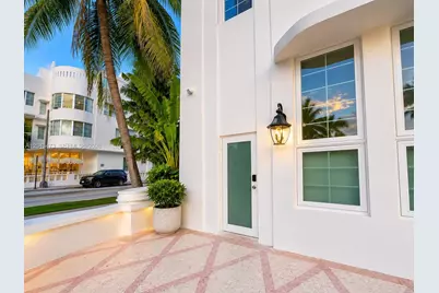 3025 Indian Creek Dr #109, Miami Beach, FL 33140 - Photo 2